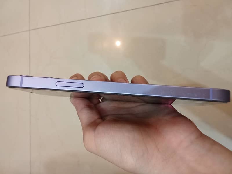 Apple iPhone 12 4
