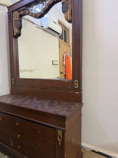 dressing table