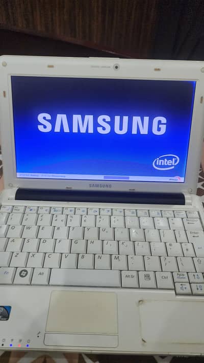 Samsung N130 Laptop For Kids 2GB 160 GB