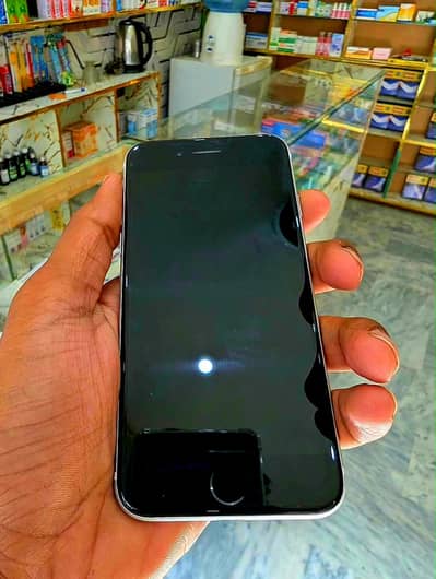 Apple iPhone SE 2020 64GB White PTA Approved 84% Battery