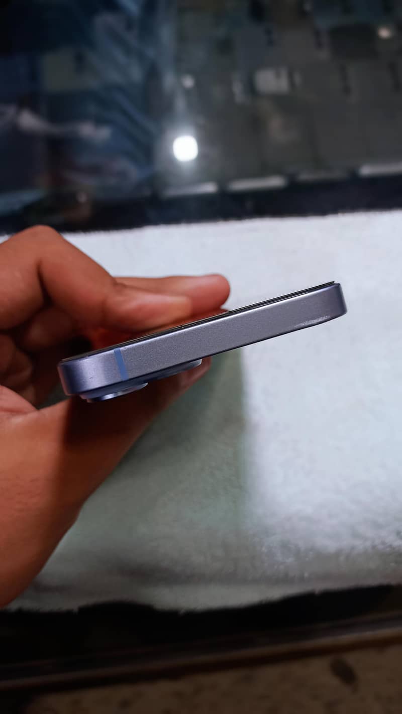 Apple iPhone 14 4