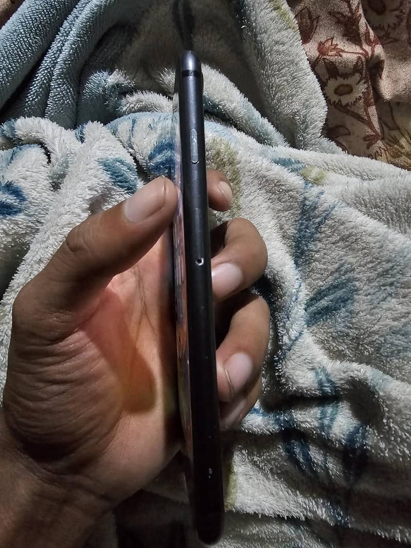 Apple iPhone 8 4