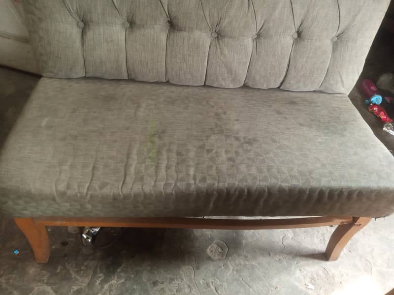 2 seated sofa 1