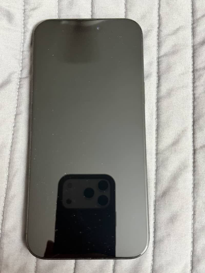 Apple iPhone 16 Pro Max 1