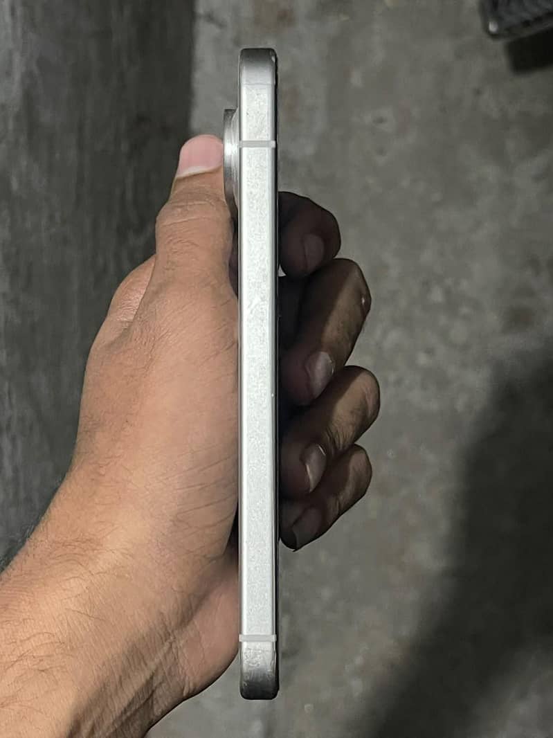 Google Pixel 9 5
