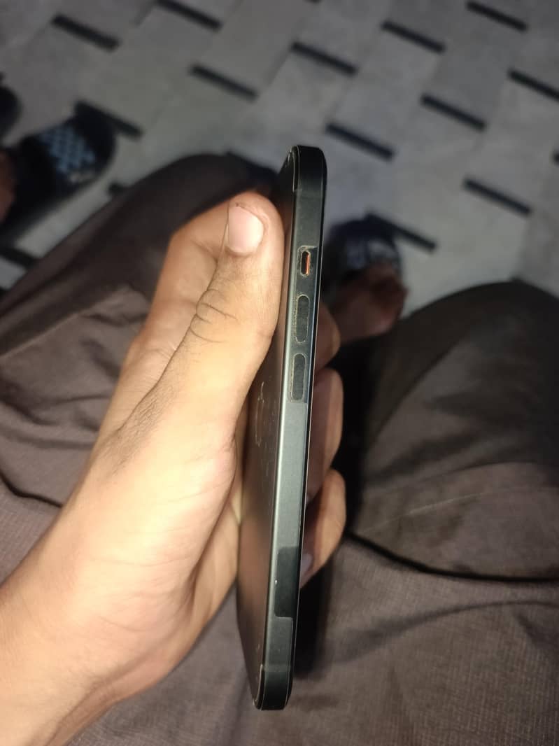 Apple iPhone 15 3