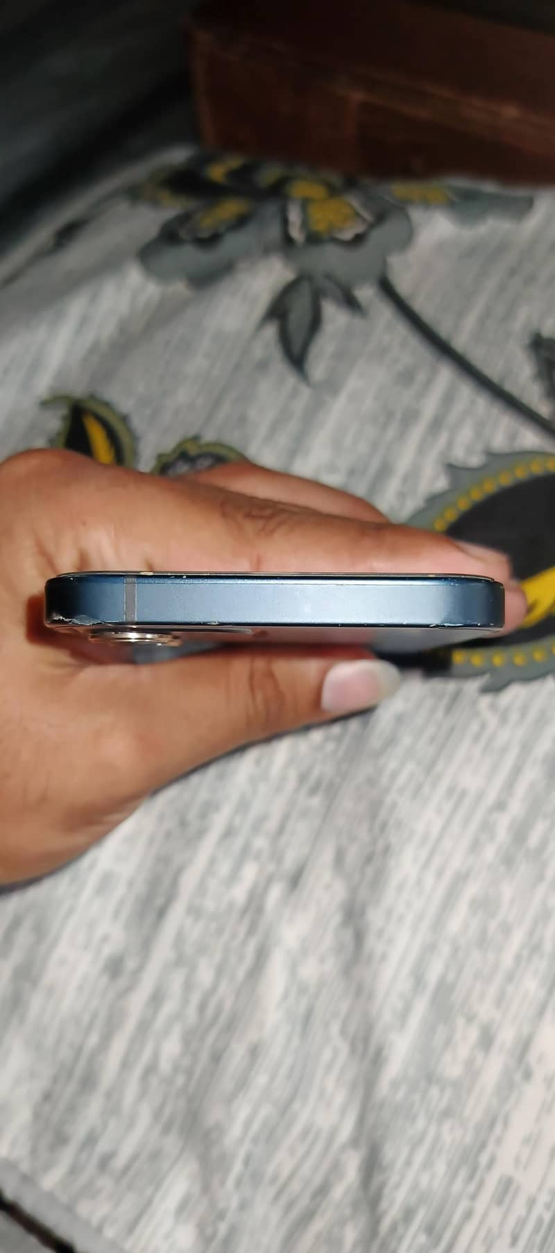 Apple iPhone 12 4