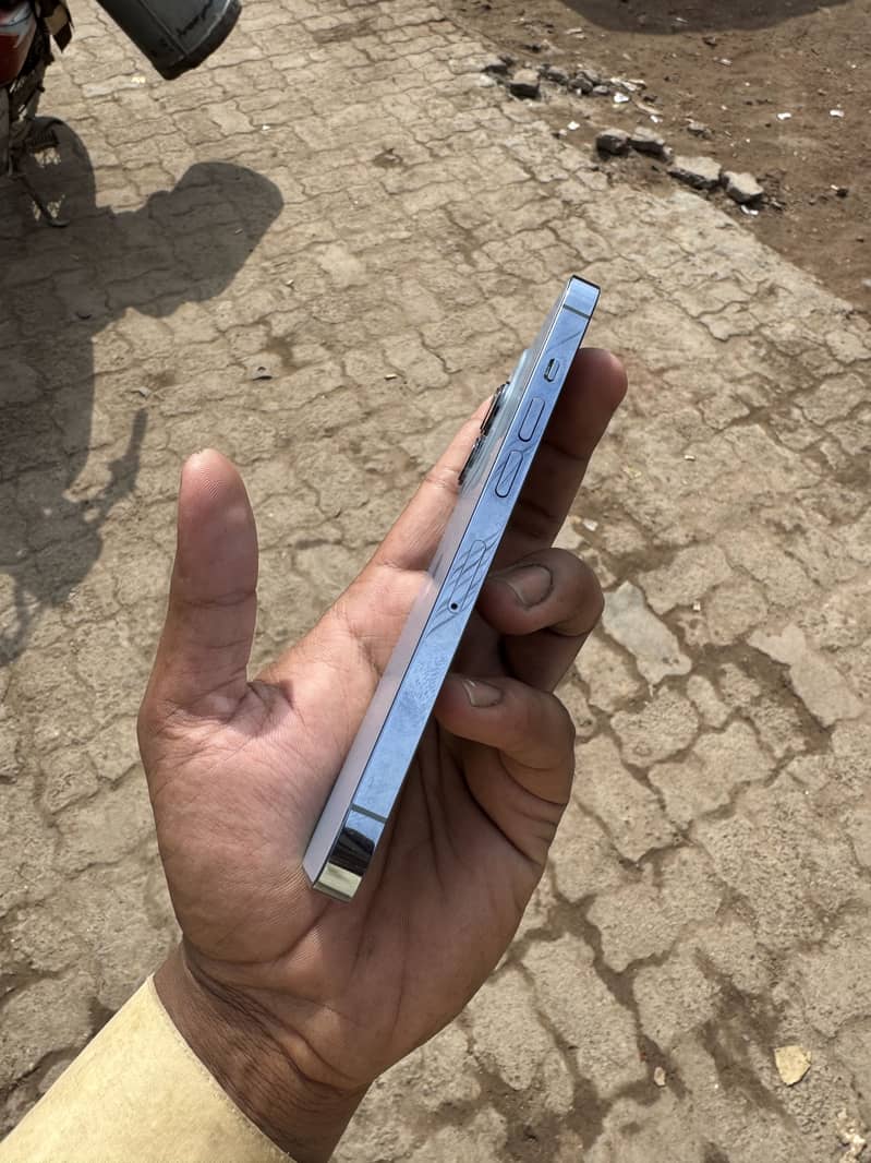 Apple iPhone 13 Pro 3