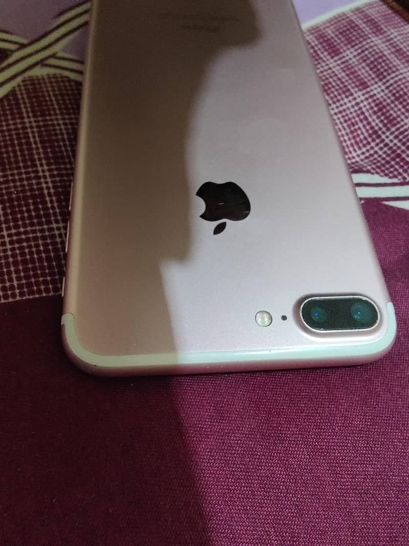 Apple iPhone 7 Plus 3