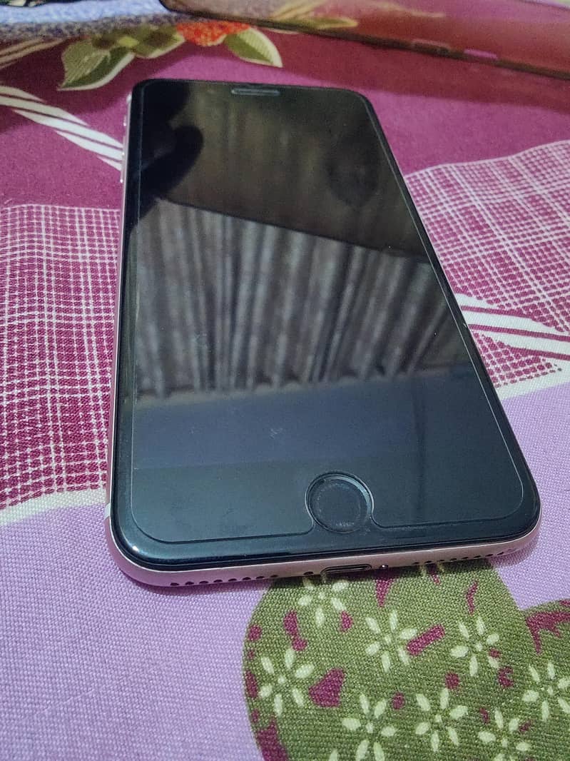 Apple iPhone 7 Plus 5