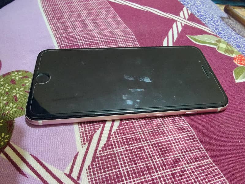 Apple iPhone 7 Plus 6