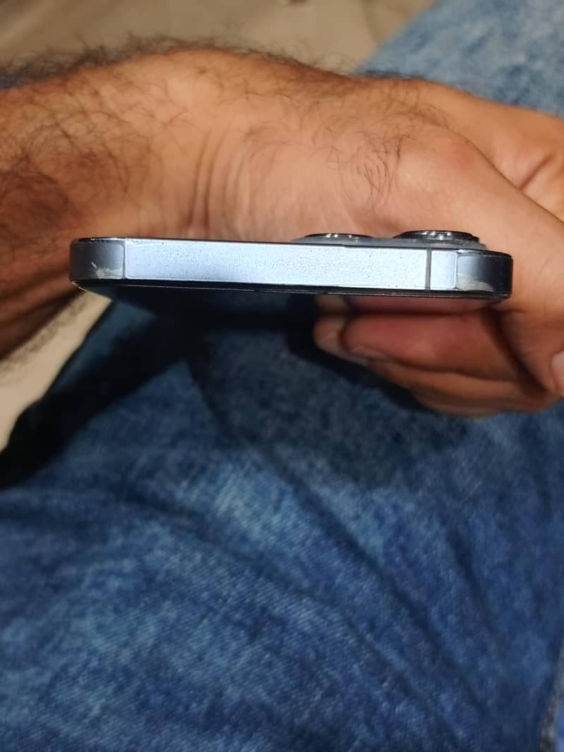 Apple iPhone 13 Pro Max 2