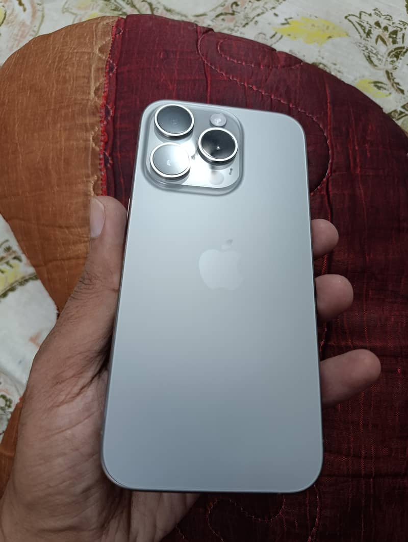 Apple iPhone 15 Pro 0