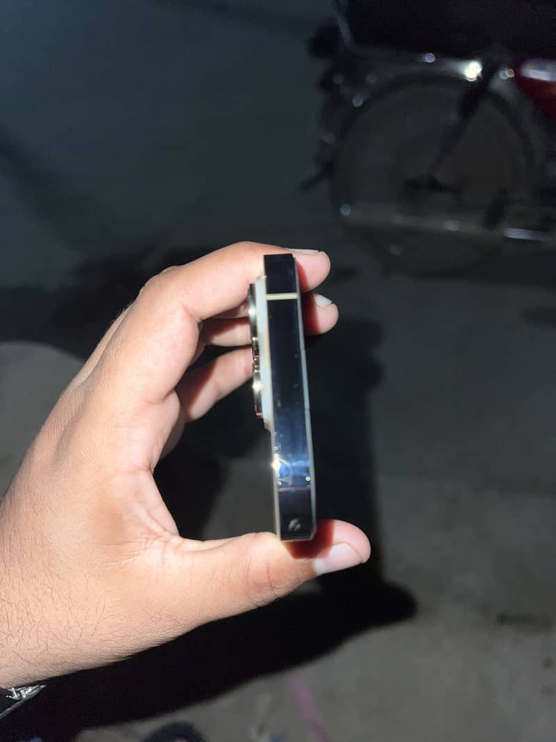 Apple iPhone 14 Pro 3