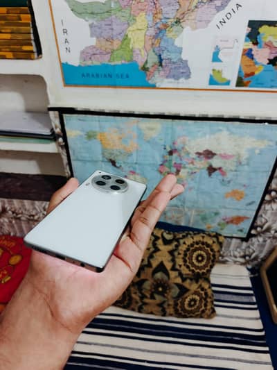 Tecno CAMON 30