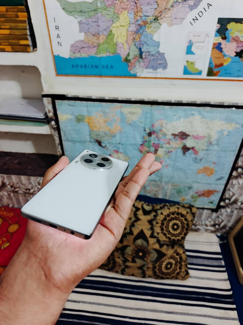 Tecno CAMON 30 0