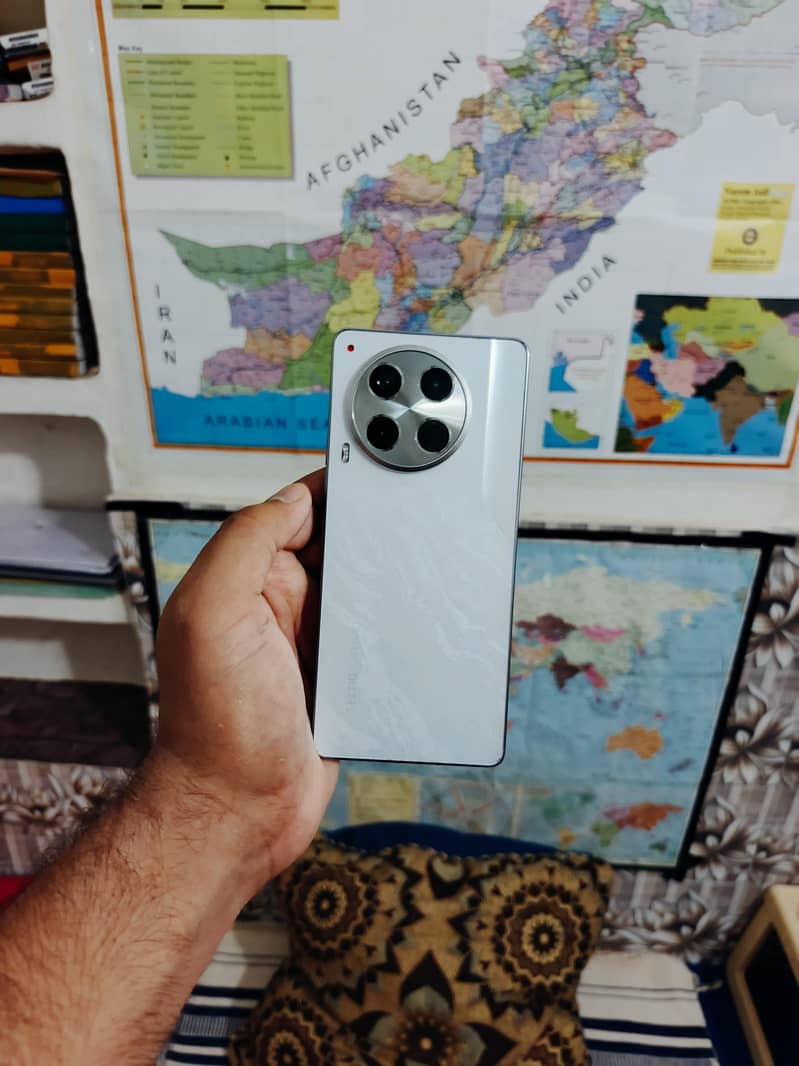 Tecno CAMON 30 8