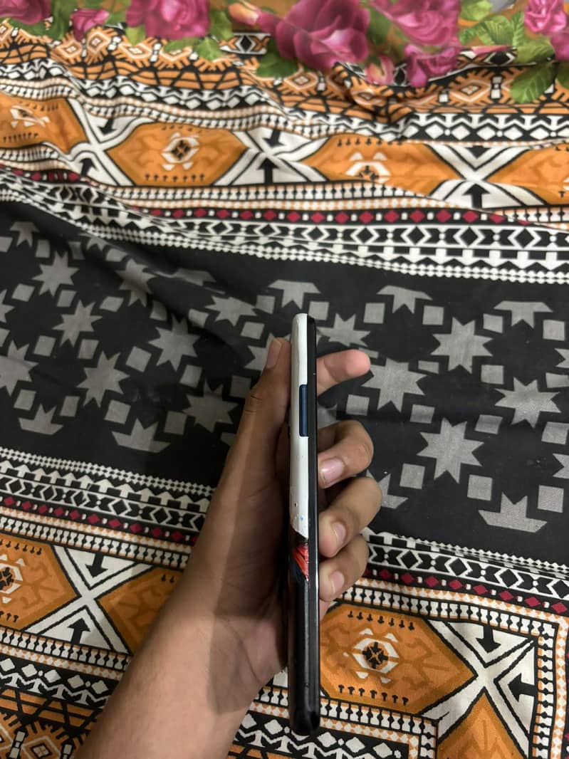 One Plus 7 Pro 3