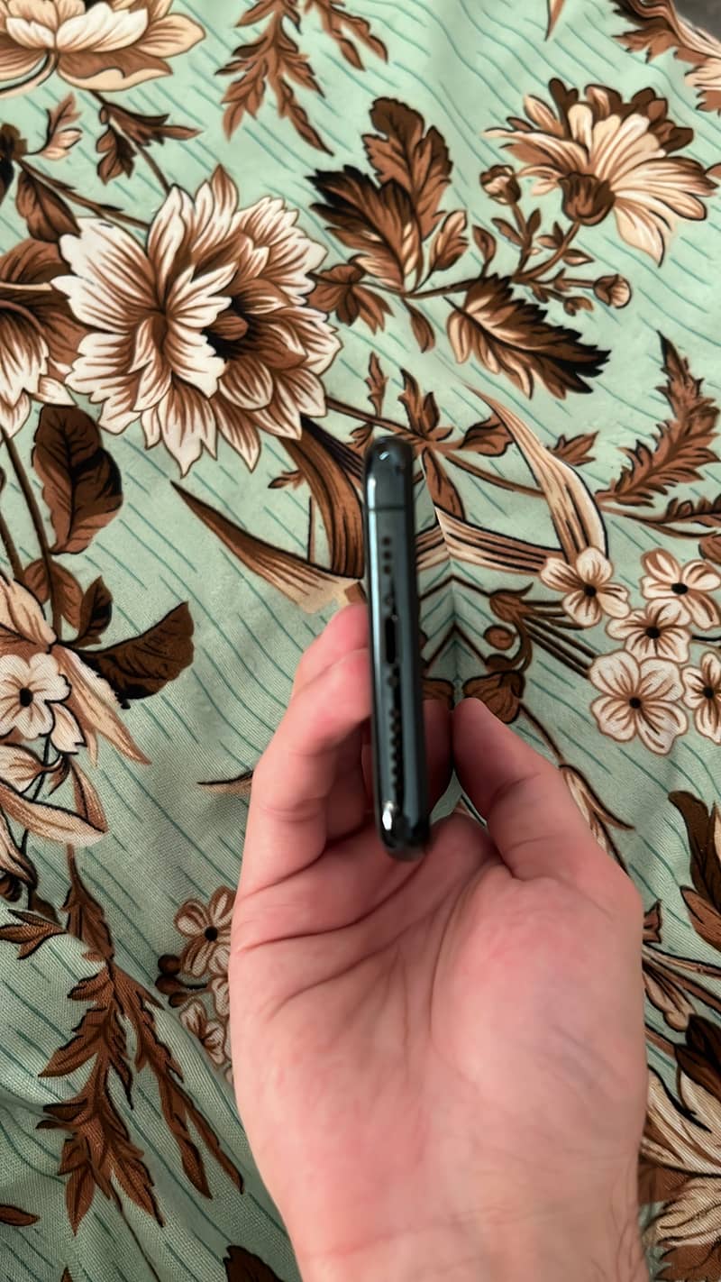 Apple iPhone 11 Pro 3