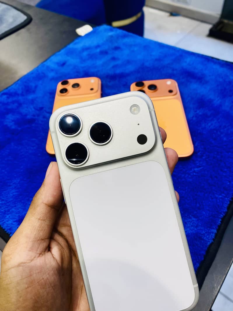 iPhone 17 Pro silver&orange 2