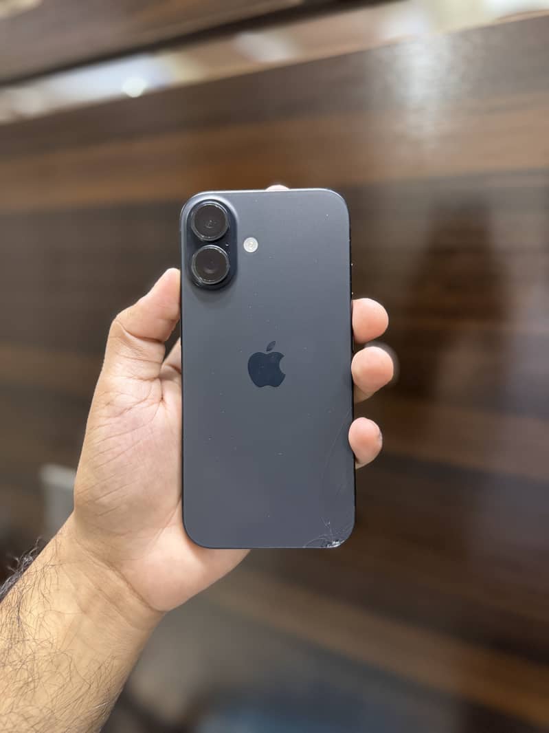 Apple iPhone 16 Jv 0