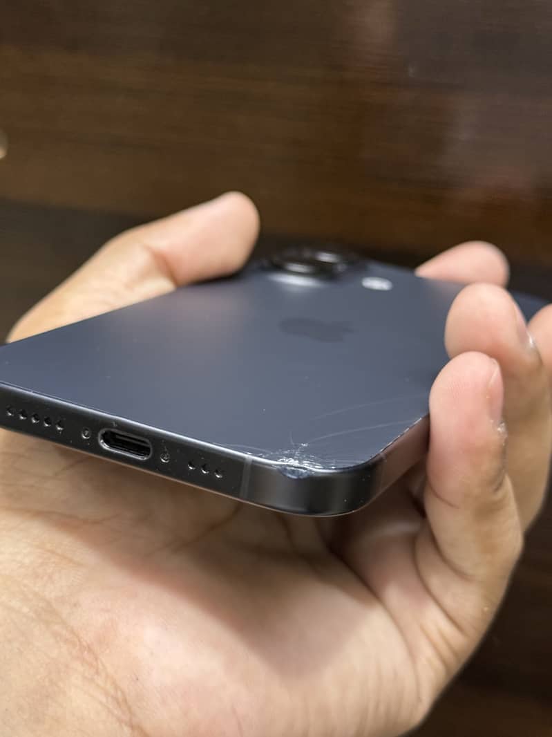 Apple iPhone 16 Jv 5