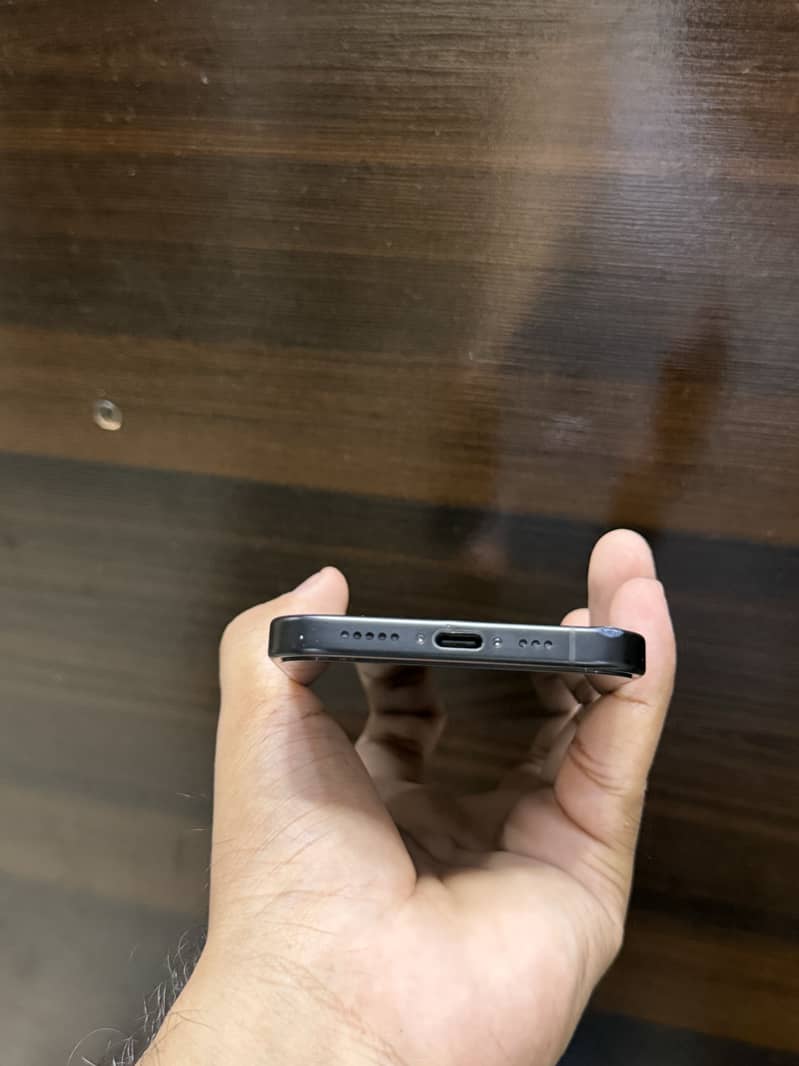 Apple iPhone 16 Jv 6