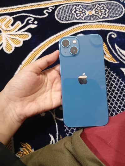 Apple iPhone 13