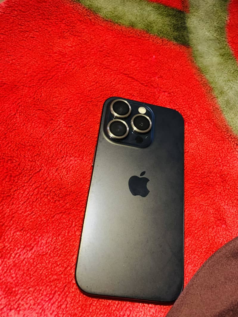 Apple iPhone 15 Pro 0
