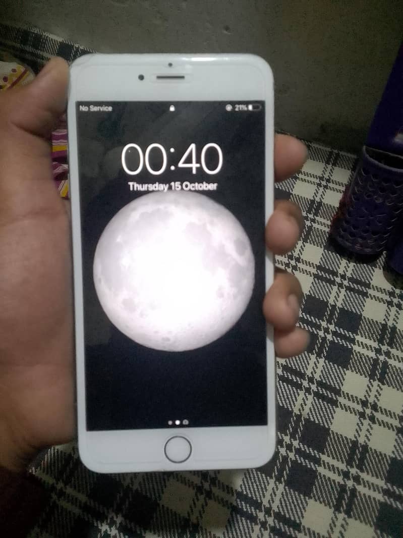 Apple iPhone 6 Plus 0