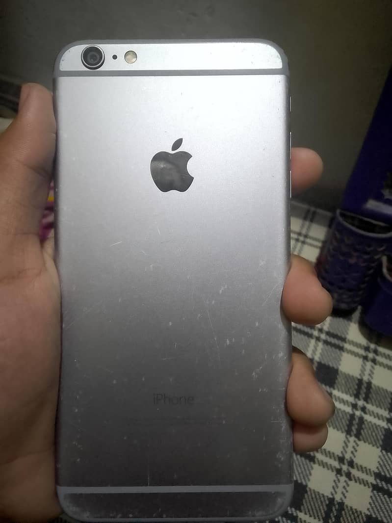 Apple iPhone 6 Plus 1