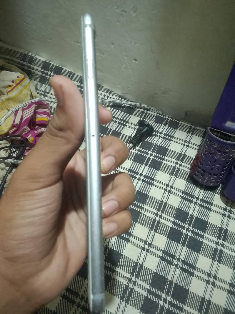 Apple iPhone 6 Plus 2