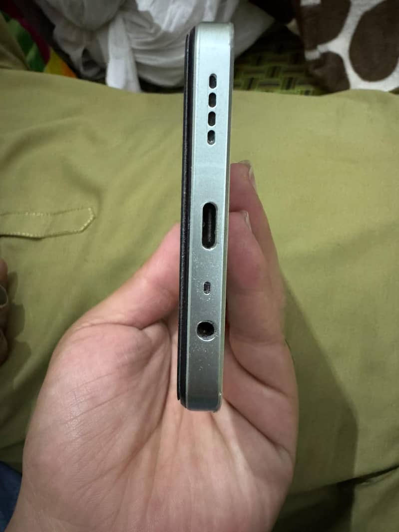 Realme Note 60x 4