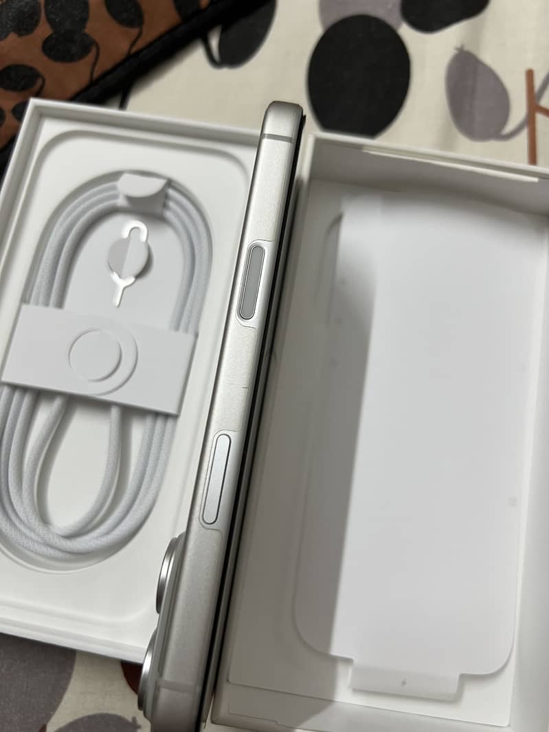 Apple iPhone 17 Pro 0