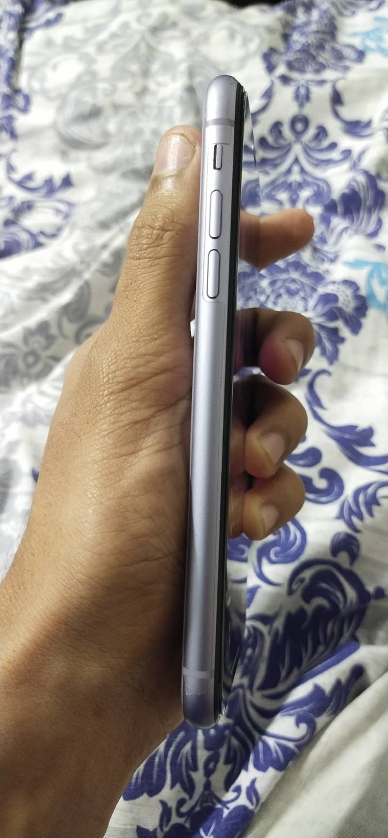 Apple iPhone 11 3