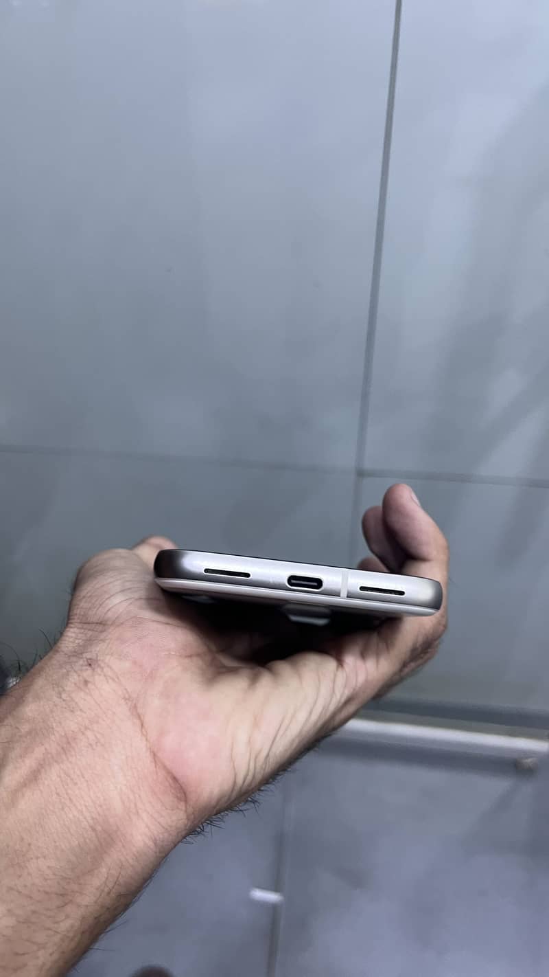 Google Pixel 8a 3