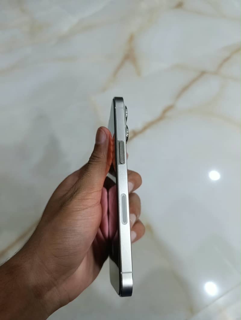 Apple iPhone 13 Pro 2