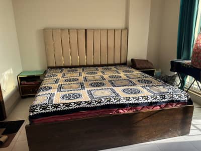 Bedroom set for sell.