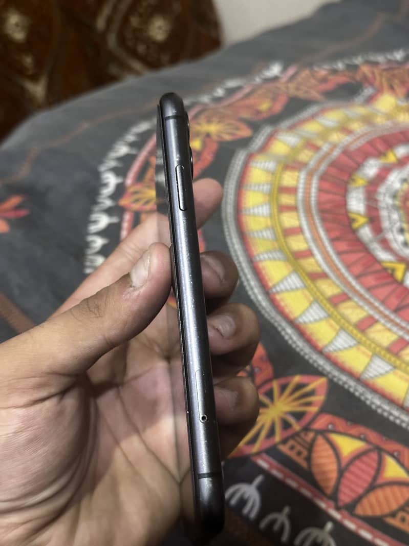 Apple iPhone 11 5