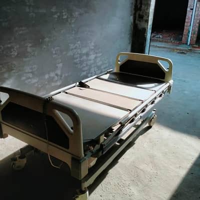 Electric wheel chair