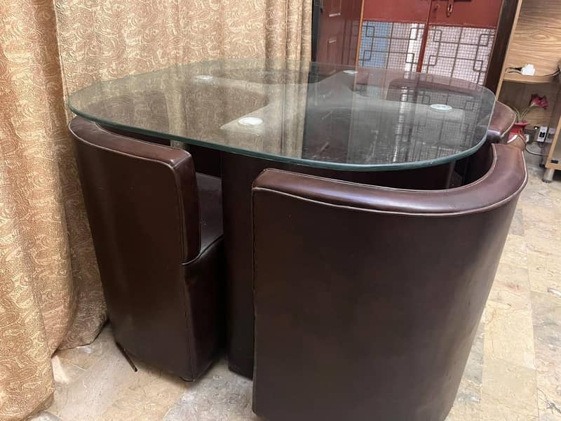 4 seated dining table 0