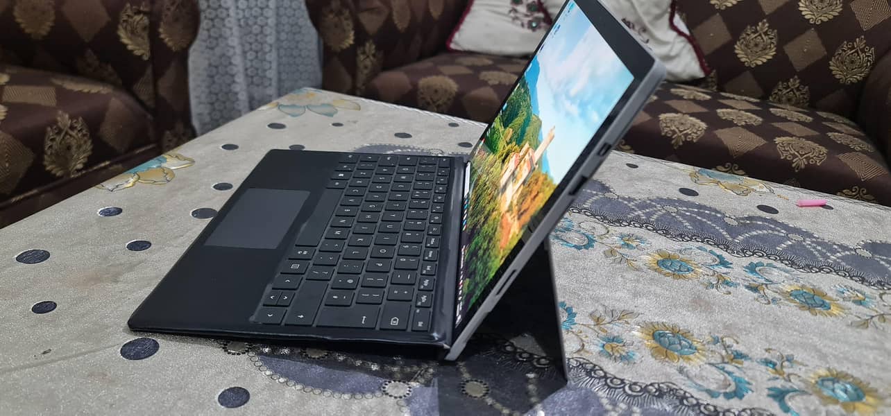 Microsoft surface pro 5 8/256 3