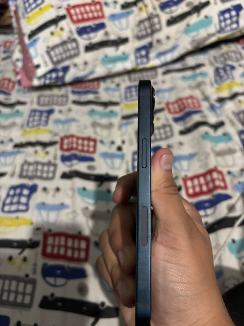 Apple iPhone 13 2