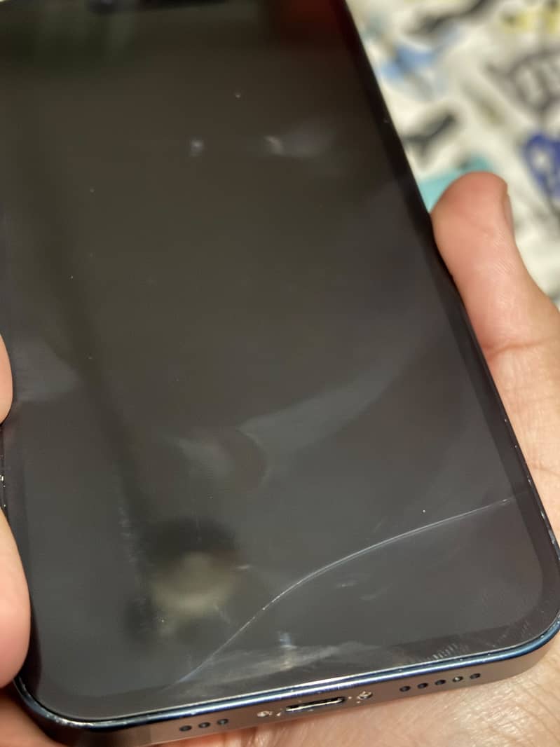 Apple iPhone 13 4