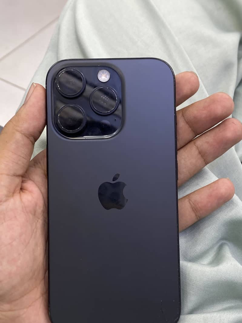Apple iPhone 16 Pro 0