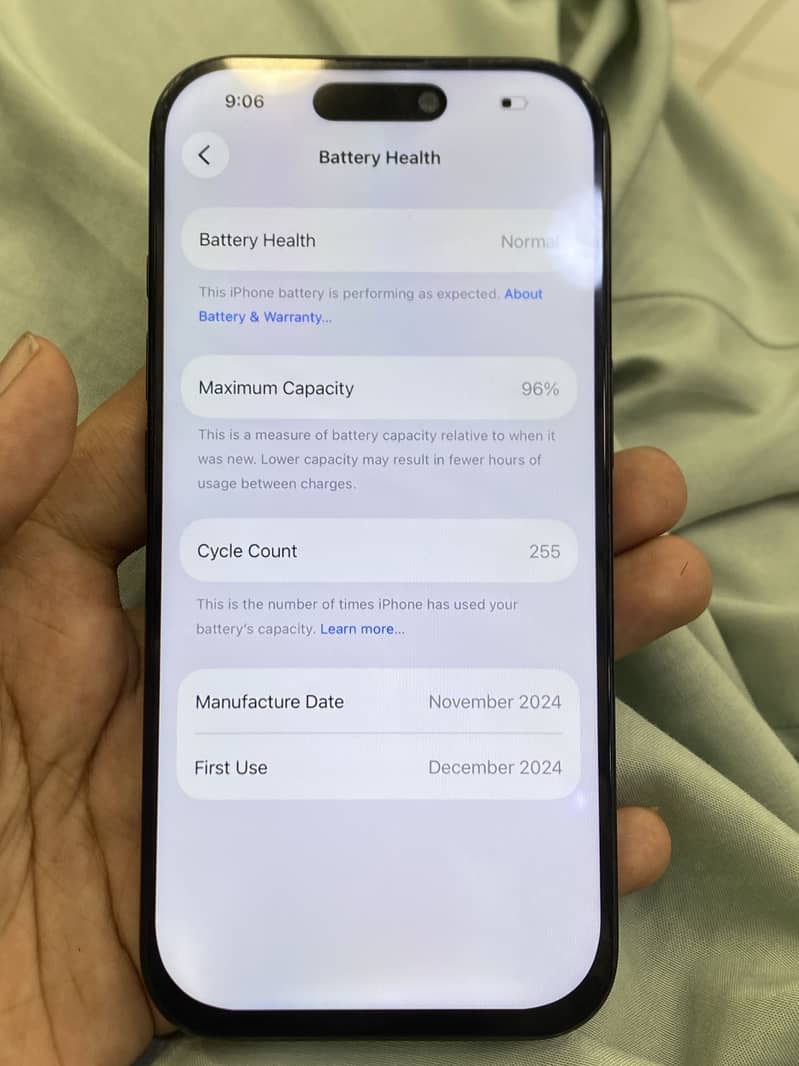 Apple iPhone 16 Pro 4