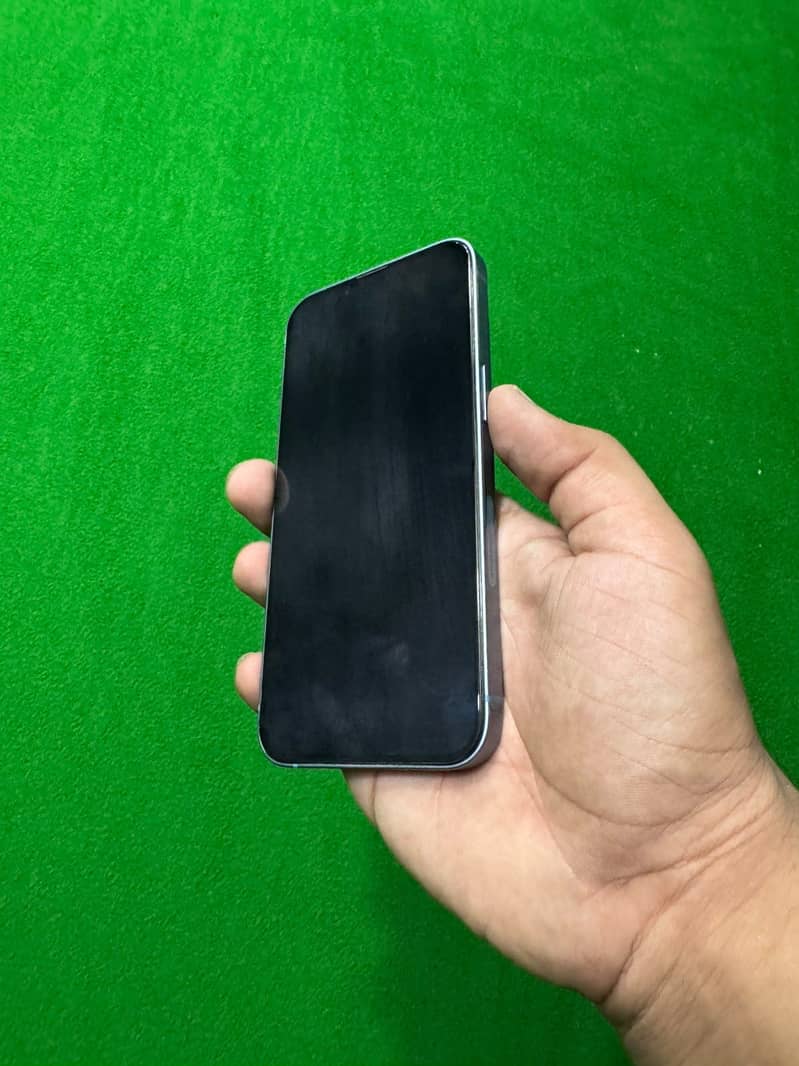 Apple iPhone 14 4