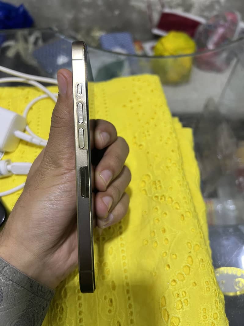Apple iPhone 13 Pro 2