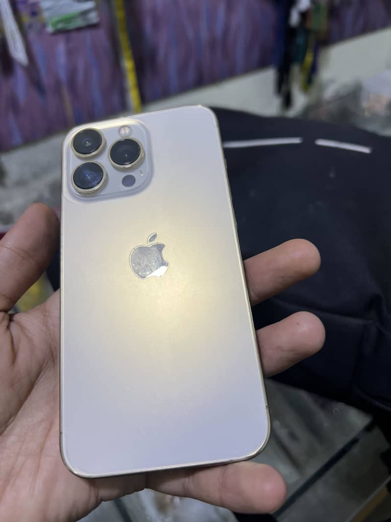 Apple iPhone 13 Pro 4