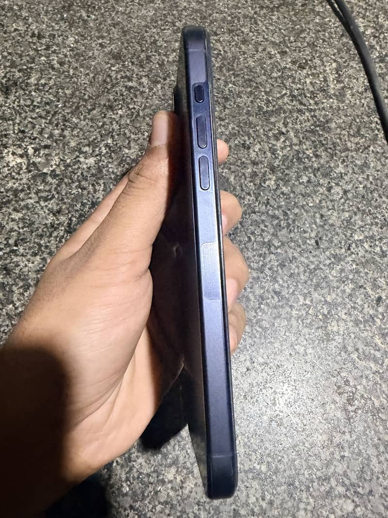 Apple iPhone 15 Pro Max 0